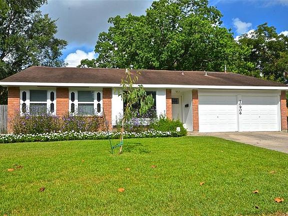 2nd image of 10906 Braewick Dr