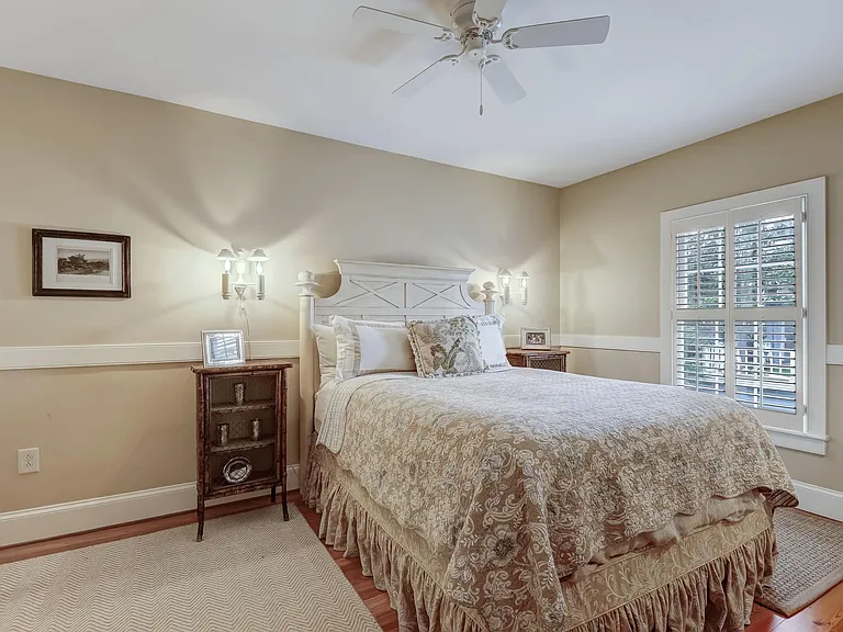 405 E Perry St — Photo 10