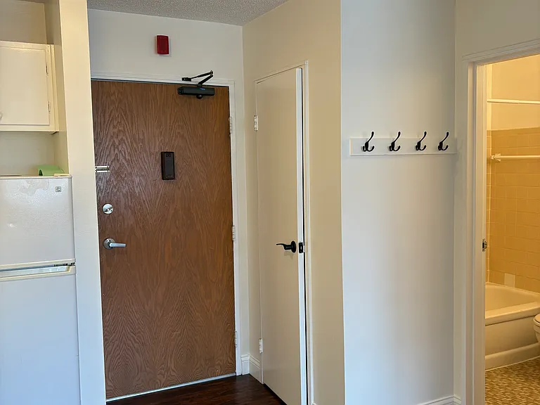 322 Clifton Ave #206 — Photo 6