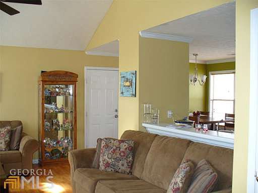 4th image of 21 Canterbury Dr