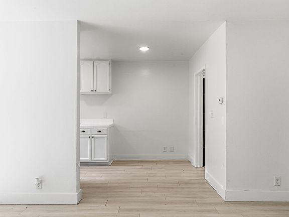 2nd image of 3324 Drew St #3