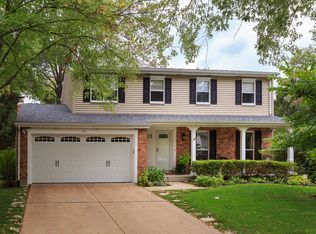 623 Oak Path Dr, Ballwin, MO