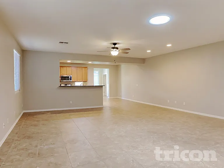 2403 W Kristina Ave — Photo 2