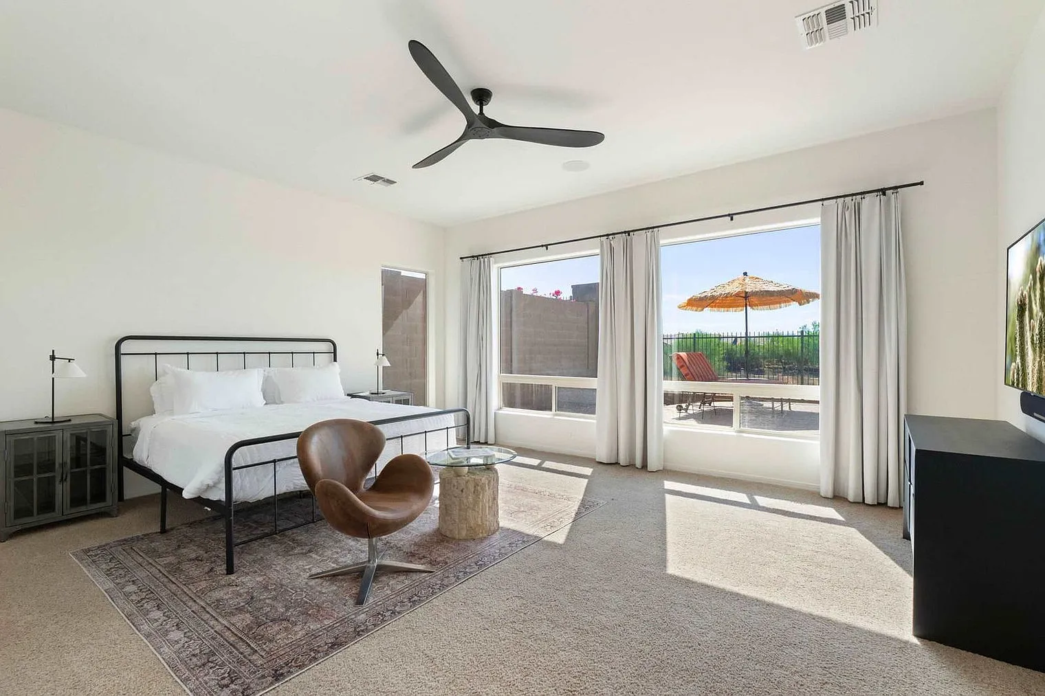 3 bed, 3.0 bath, 3390 sqft, $3,358 — Photo 3