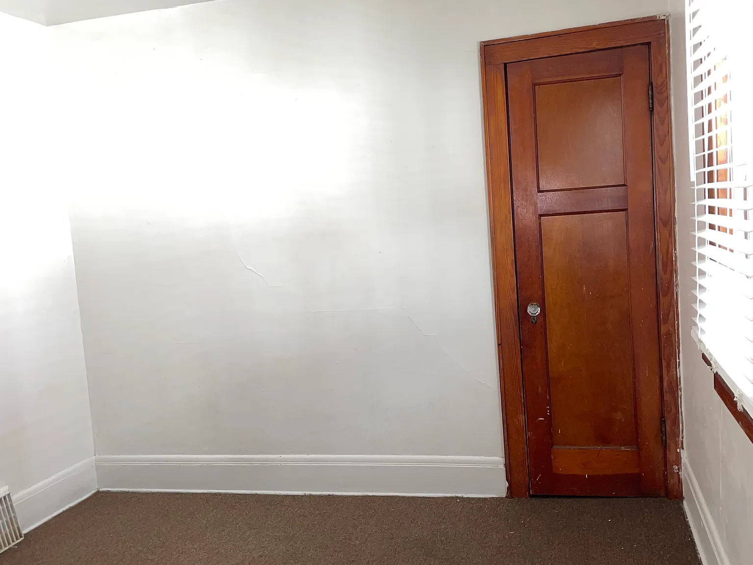 2 bed, $995 — Photo 1