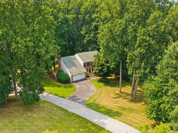 12101 Faulkner Dr, Owings Mills, MD 21117