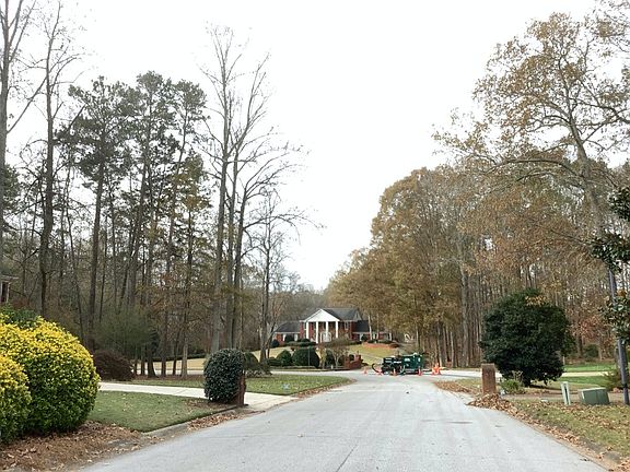 5th image of 811 Blake Ct