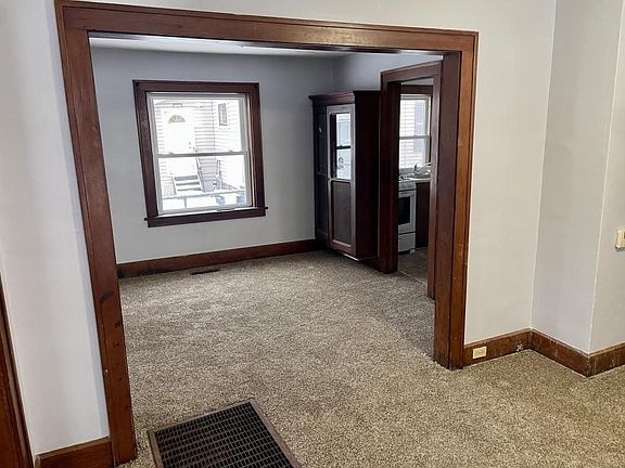 4th image of 305 W Larwill St APT 1