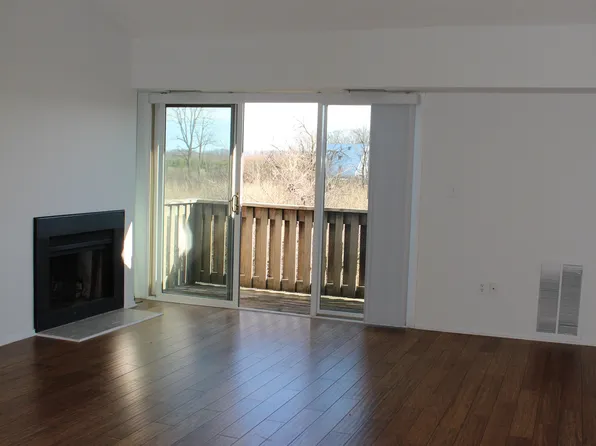 812 Aspen Dr, Plainsboro, NJ 08536