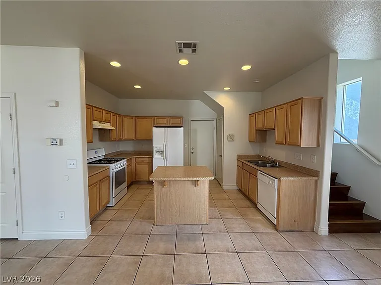 3762 Corpolo Ave — Photo 14