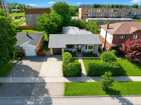169 Ranee Ave, Toronto, ON M6A 1N3