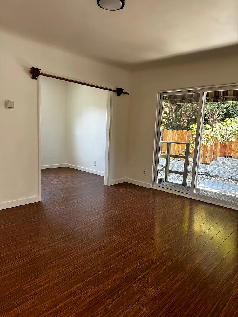 2711 LLC — Photo 2
