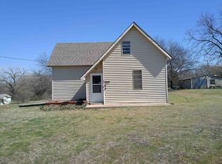 300 S 8th St, Comanche, OK 73529