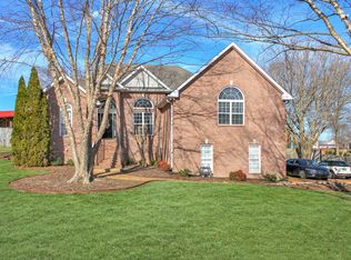 301 Covington Bnd, White House, TN 37188