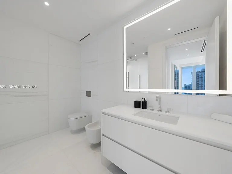 300 Biscayne Boulevard Way #2701 — Photo 24