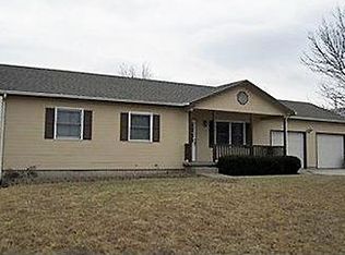 405 W Redbud Rd, Westmoreland, KS 66549