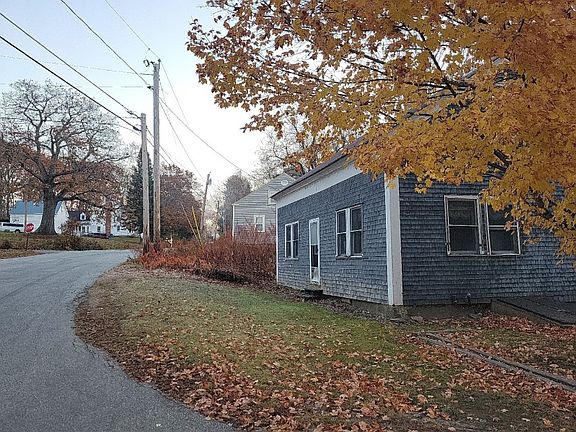3rd image of 194 N Main St