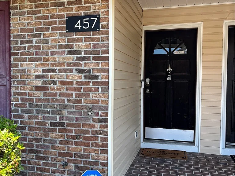 457 Lands End Rd — Photo 2