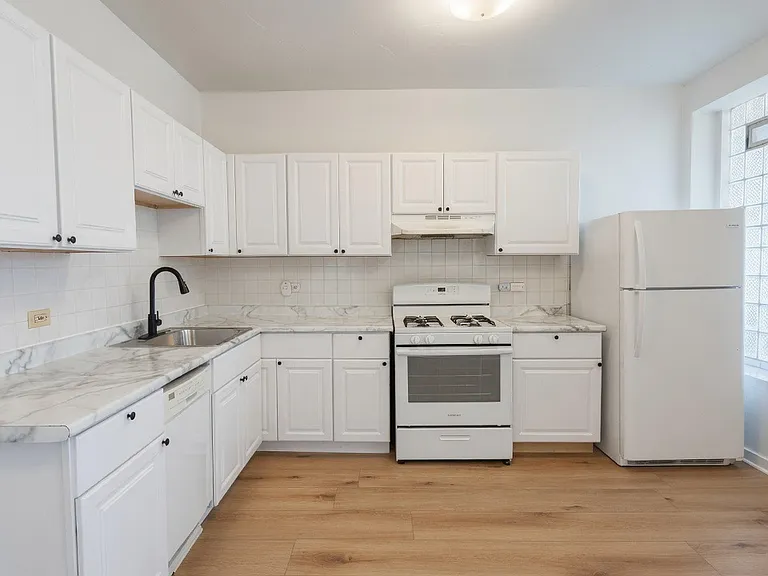 1441 W North Shore Ave #3 — Photo 2