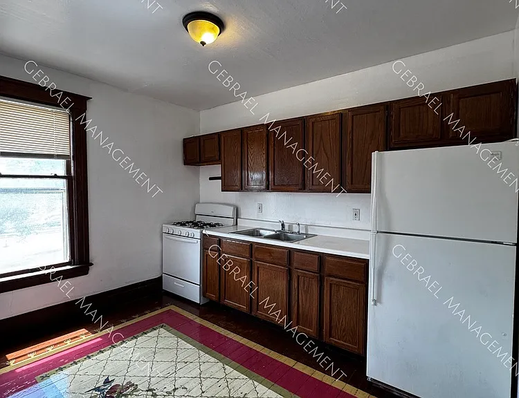 808 Stevens St — Photo 4