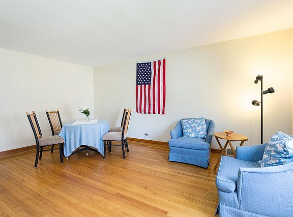 3rd image of 912 Newcastle Ave