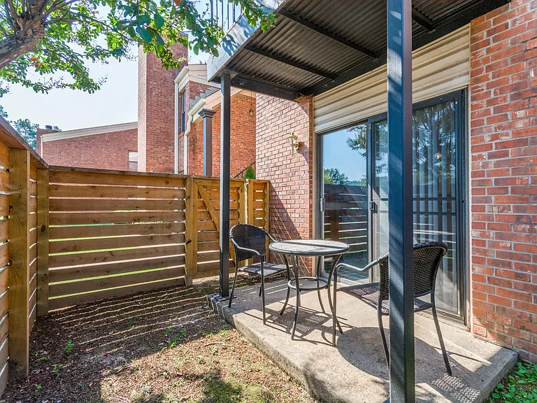 Brightwaters Apartments — Photo 23