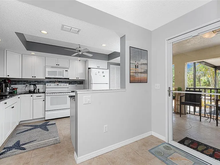 511 Pine Hollow Cir #511 — Photo 7