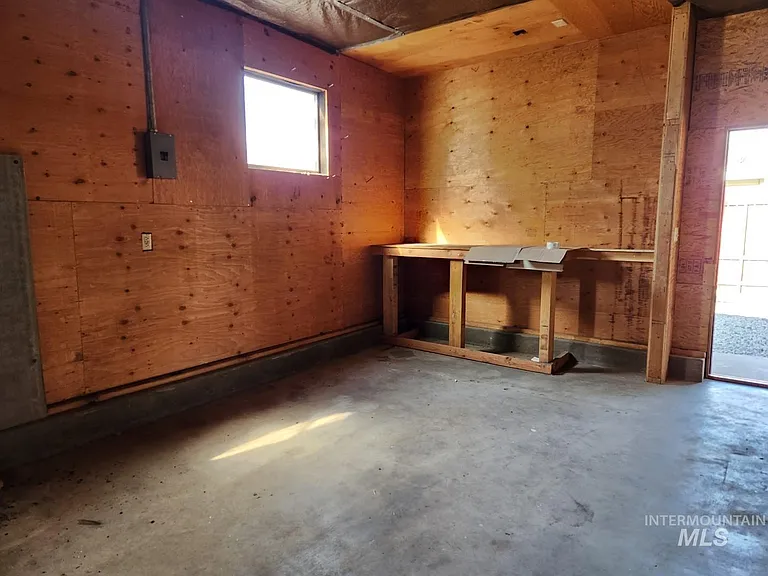 106 E Whiteley Ave — Photo 38