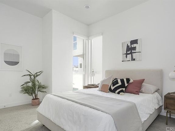 5th image of 10907 1/2 Otsego St