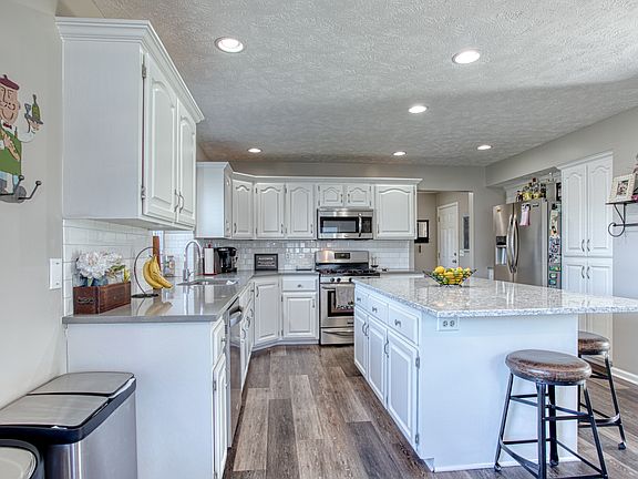 3rd image of 2629 Sandhill Dr SW