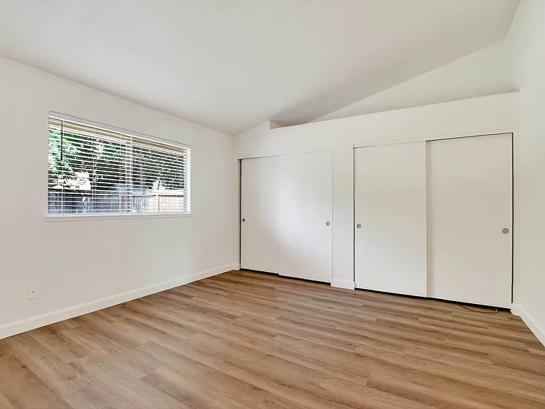 5213 Laguna Park Dr — Photo 19