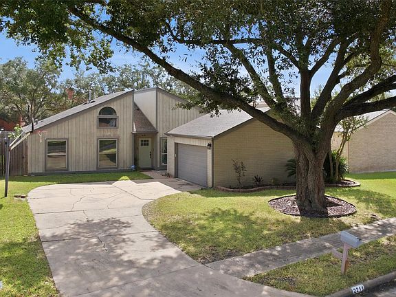 4th image of 2211 Kinbrook Dr