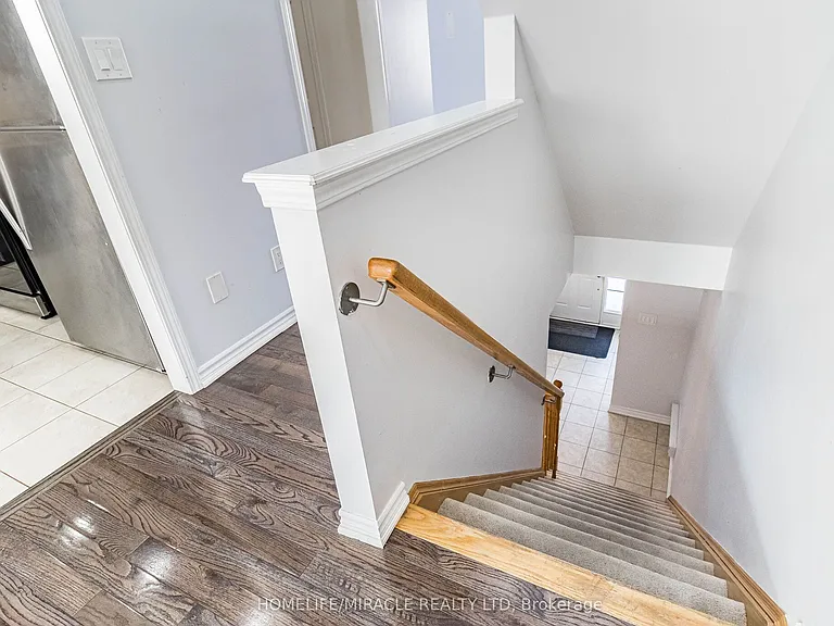 229 Remembrance Rd — Photo 8