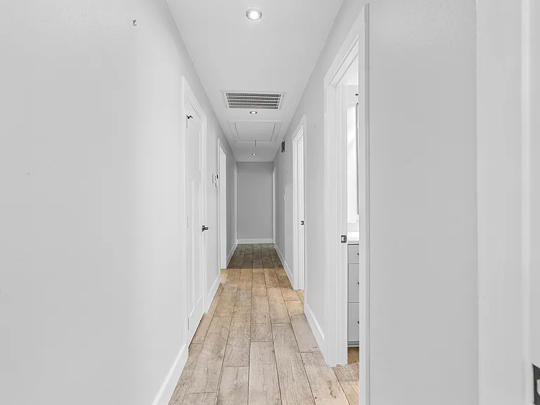 Cedardale Dr — Photo 18