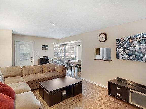 4th image of 1662 Williamsburg Ct APT C