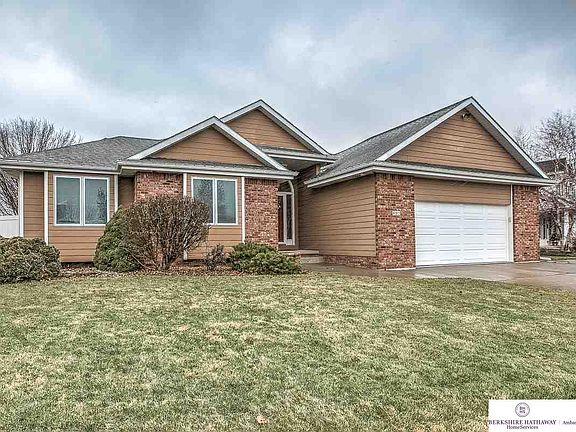 3rd image of 605 Thornbird Dr