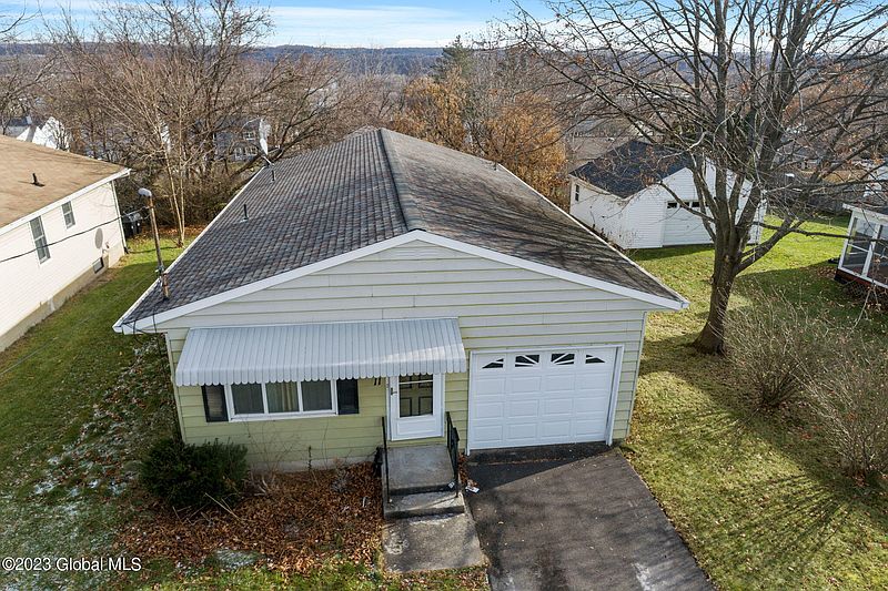 3rd image of 11 Hampton Street
