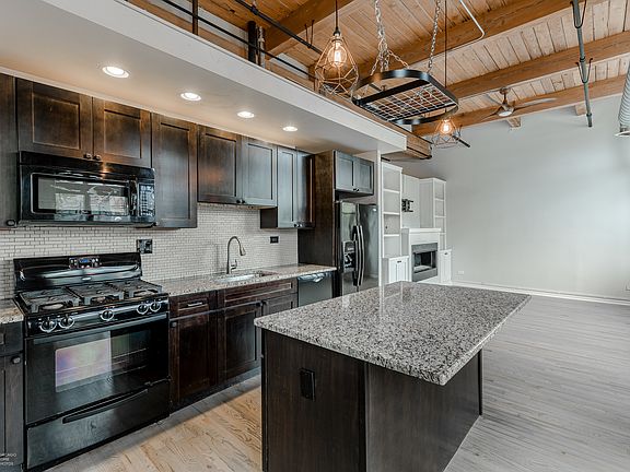 2nd image of 1259 N Wood St APT 204