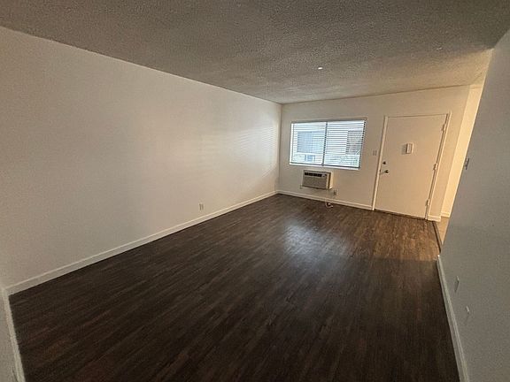 5th image of 7356 Haskell Ave APT 07