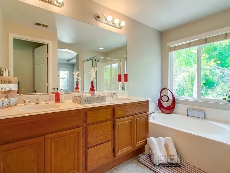 1008 Crystal Springs Pl — Photo 15