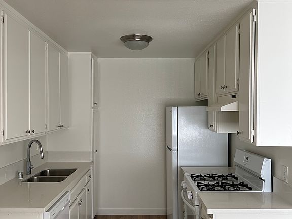 4th image of 14109 Delano St APT 6