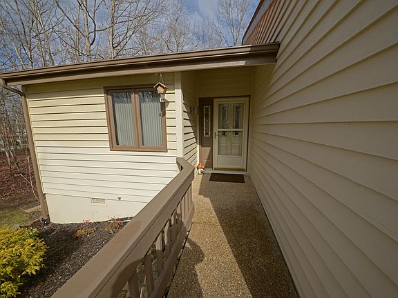 5th image of 374 Lake Catherine Ct
