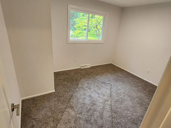 5th image of 460 Henderson Ave #2
