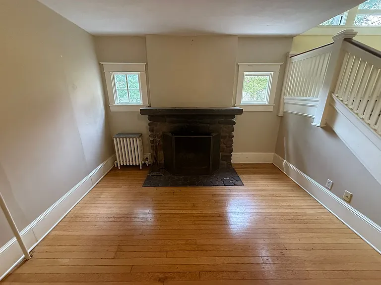 335 Hill St — Photo 9