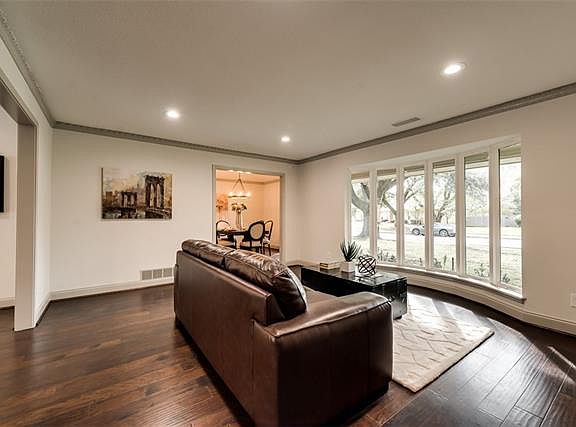 4th image of 14916 Knollview Dr