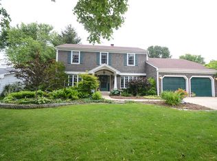 917 Longmeadow Dr, Geneva, IL 60134