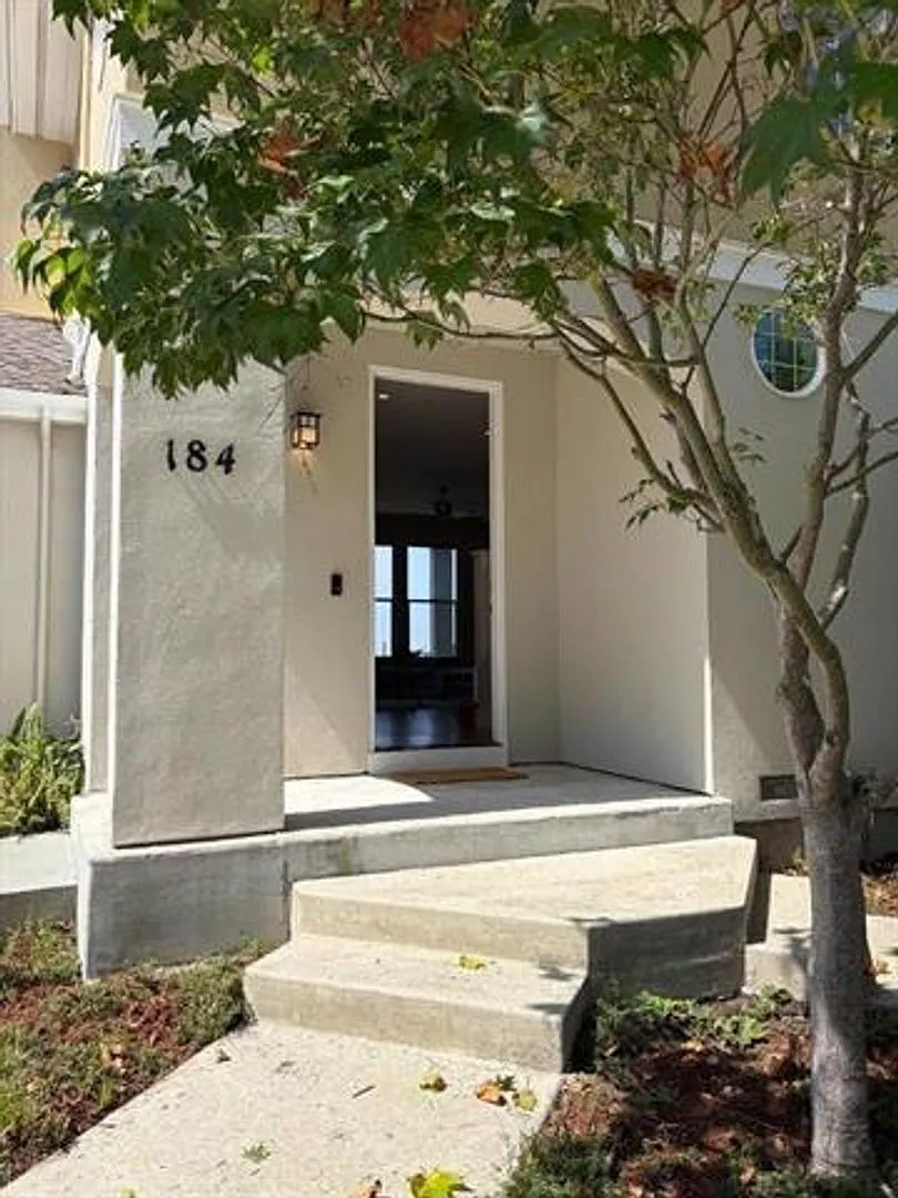 Shared Home with Flexible Room & Pricing Options | UCSC Westside — Photo 3