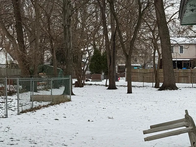 3345 Sandwich St — Photo 12