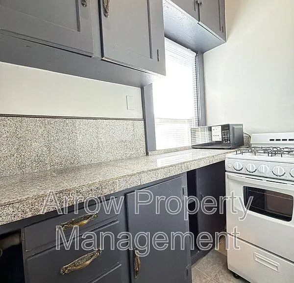 1414 C St #5 — Photo 5
