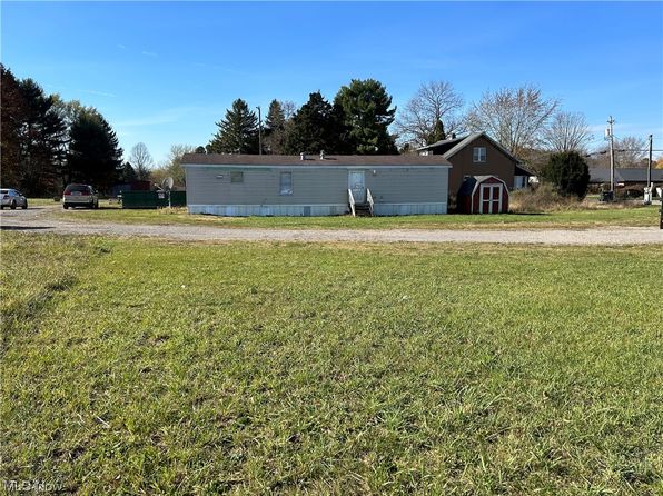 7796 Mottice Dr SE, Waynesburg, OH 44688